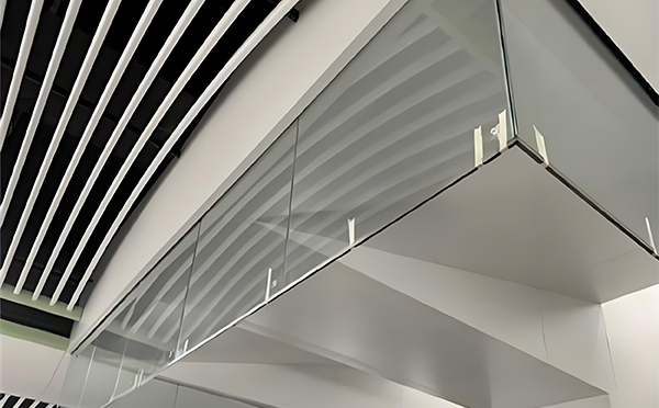 工业园区玻璃挡烟垂壁