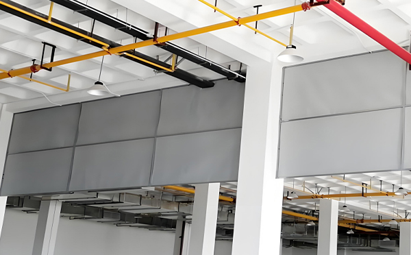 商场防烟分区常闭节点：工业园区挡烟垂壁高度与控制器接线图解