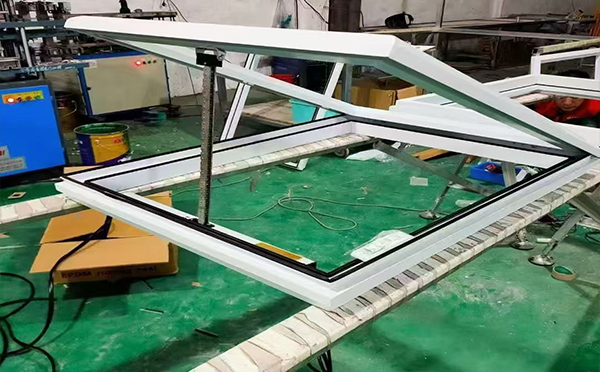 某地下车库出入口工业园区排烟窗配置工程