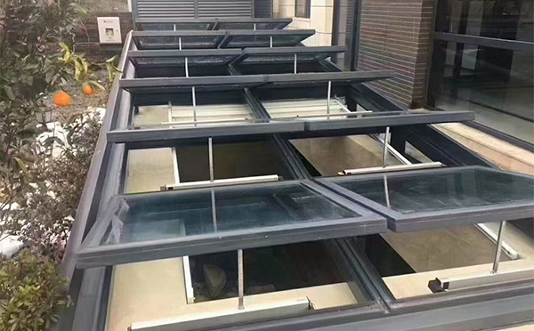 某轨道交通车辆维修车间工业园区排烟窗应用